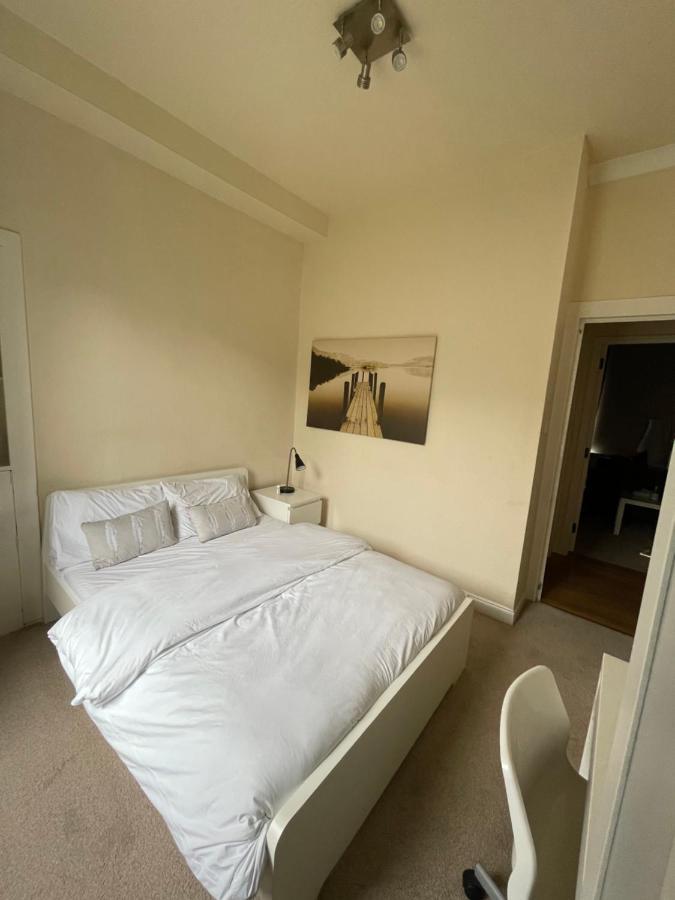 Beautiful 2 Bedroom Apartment- Prime Location, Aberdeen Centre Exterior foto